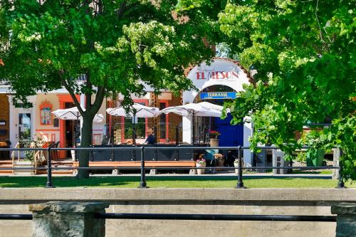 FREE PARKING in Beautiful Lachine