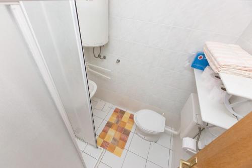 Apartment in Okrug Gornji with sea view, balcony, air conditioning, WiFi 5165-1, Trogir (Foto 10)
