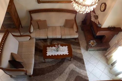 Giannis Traditional House