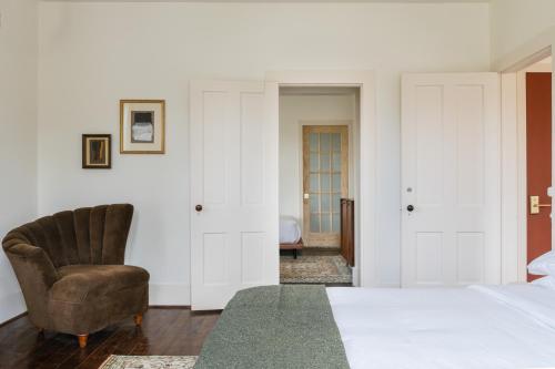 444921273 Eastwind Hotel Lake Placid