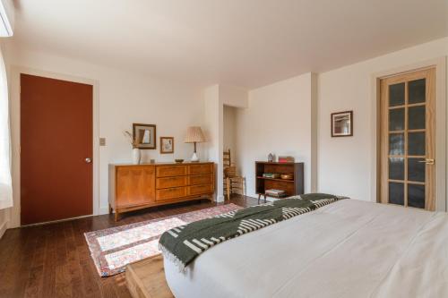 444922477 Eastwind Hotel Lake Placid