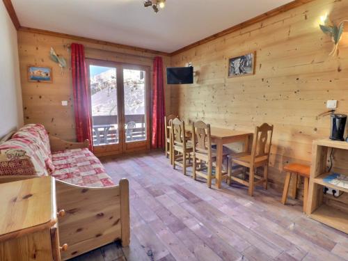 Charmant 2 pièces skis aux pieds avec balcon, idéalement situé aux Allues - FR-1-182-48 (Charmant 2 pieces skis aux pieds avec balcon, idealement situe aux Allues - FR-1-182-48) in เมอริเบล มอตตาเรต