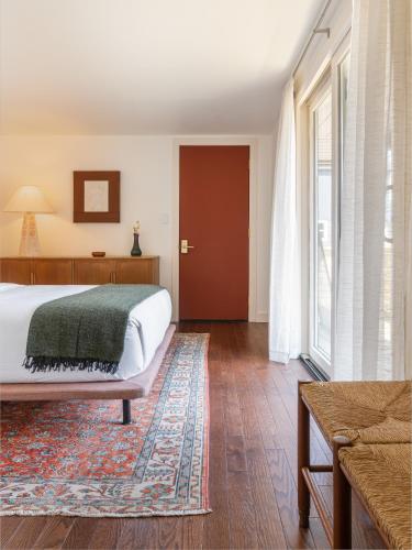 444928292 Eastwind Hotel Lake Placid