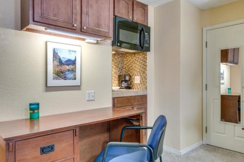 Greenwood Village Studio with Gym Access in DTC! - image 7