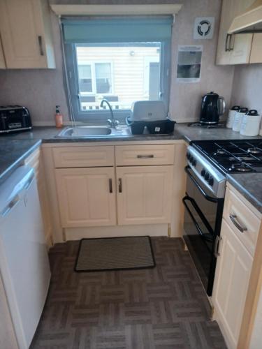 Sunshine Lodge-by-Saltfleet - 221 Kingfisher Drive - image 12