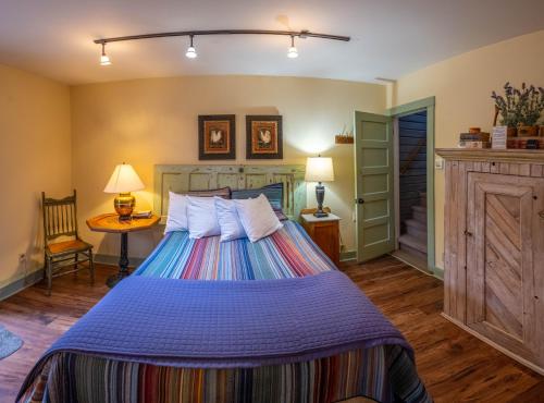 Clementine's Guest House & Vacation Rentals