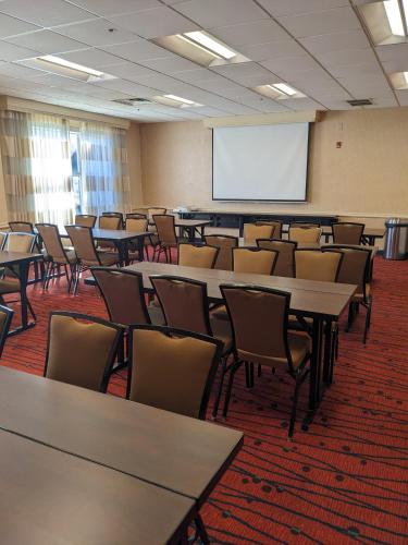 Sonesta ES Suites Birmingham Homewood - image 2