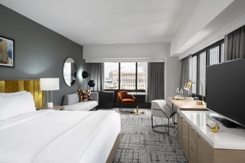 room detail thumbnail 1