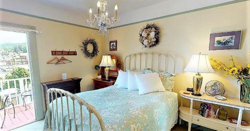 Clementine's Guest House & Vacation Rentals