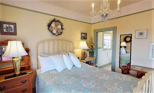 Clementine's Guest House & Vacation Rentals