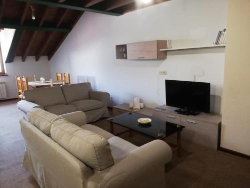Shared lounge/TV area, Apartamento el Remiendu Pegau in Pilona