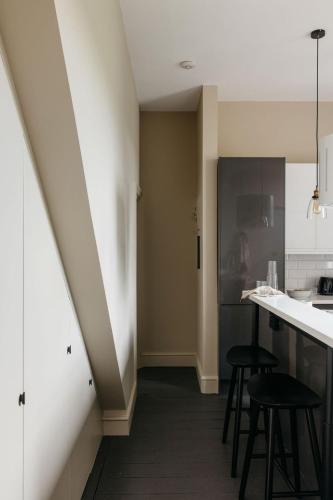 The Curator's Apartment - Spacious 2 Bedrooms, Bath (fotografie 9)
