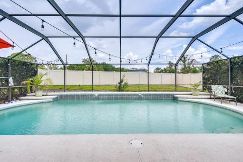 Contemporary Lutz Home Private Pool, Pet Friendly in Lutz (FL)
