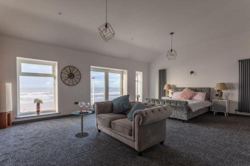 RESIDENCY LUXURY SEAFRONT HOTEL Room Type - Superior Suite with Sea View RESIDENCY LUXURY SEAFRONT HOTEL Room Type - Superior Suite with Sea View
