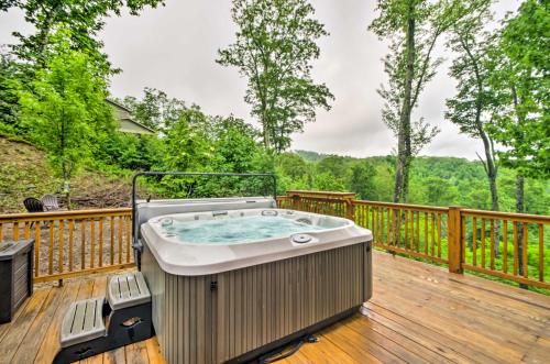 Mountain View Boone Home Close to Blue Ridge Pkwy! in Blowing Rock, USA