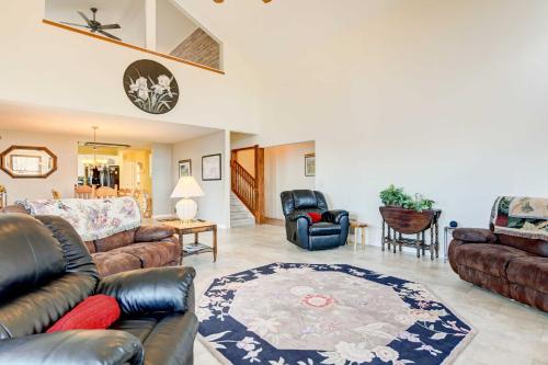 Stunning Maggie Valley Getaway with Decks, Fire Pit! in Maggie Valley, USA