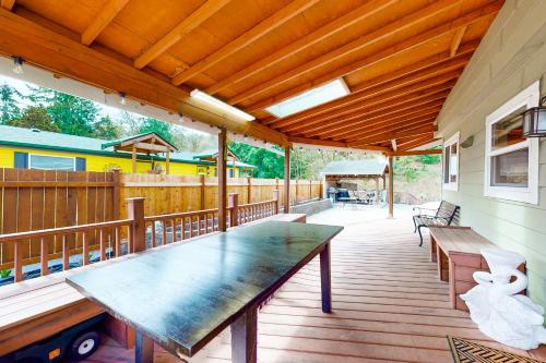 Cedar River Retreat in Cascade-Fairwood (WA)