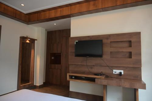 hotel apple blossom 2 minutes walking from Mall road – Manali, PA