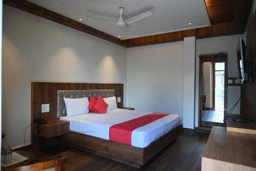 hotel apple blossom 2 minutes walking from Mall road – Manali, PA