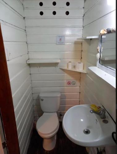 Casa elba sobre el mar