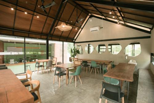 ห้องอาหาร, LAYANA FARMSTAY in คาบัต