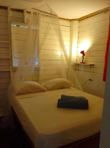 Casa elba sobre el mar