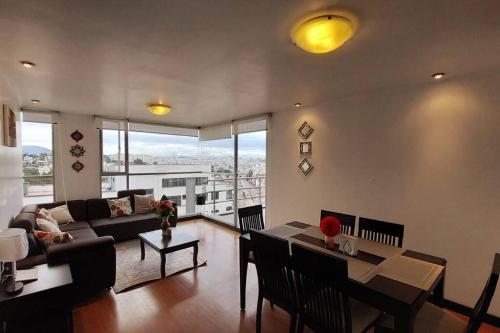 Excelente apartamento, 2 hab. con vista única UIO