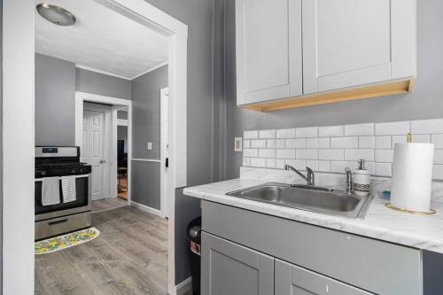 Modern 2 Bedroom in Downtown Providence.