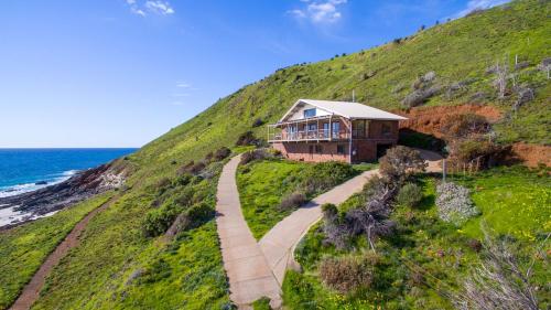 Cliffs End Beach Shack 105 Gold Coast Drive in Myponga Beach