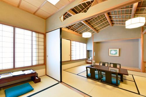 Japanese-Style Room