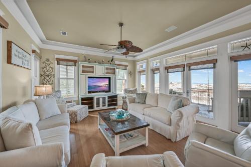 Exterior view, Evening Views At Destin Pointe Resort near Coach's Raw Bar