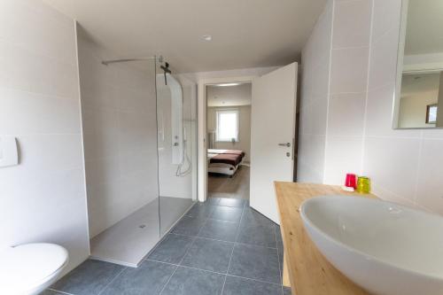 B&B Lanterfanters' - image 7