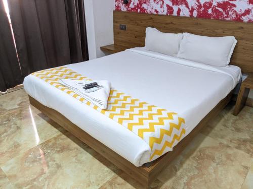 Deluxe Double Room with Sea View image 9