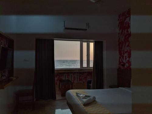 Deluxe Double Room with Sea View image 4