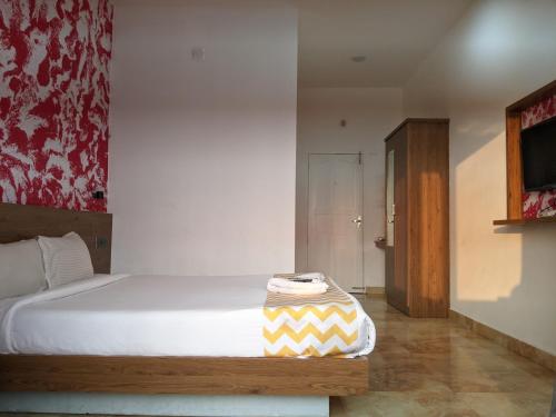 Deluxe Double Room with Sea View image 2