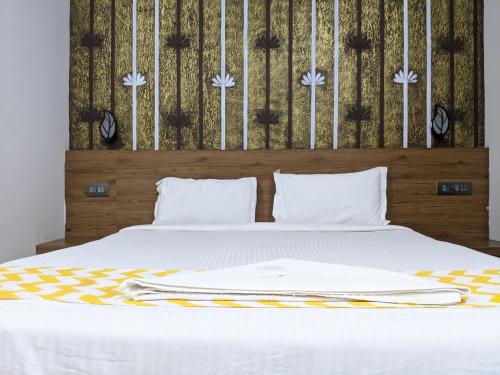 Deluxe Double Room image 3