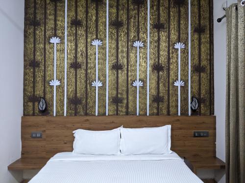 Deluxe Double Room image 2
