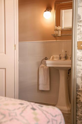 445086575 The Yard in Bath Hotel