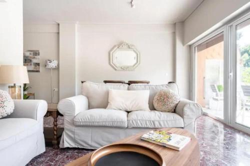 Flisvos Marina refurbished apartment, Athen