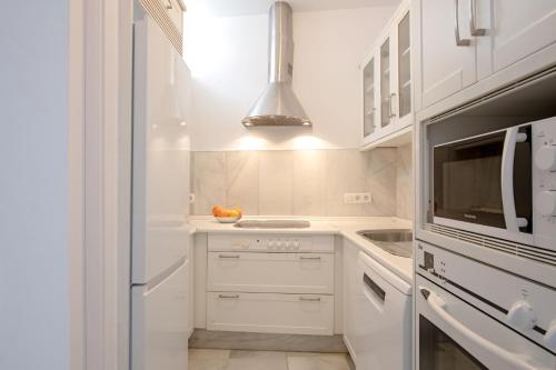 Suites Puerta del Arenal Maestranza - image 2