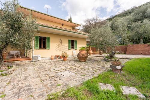 Villa with Garden View