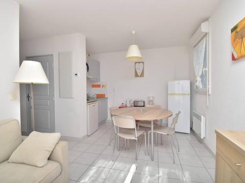 Appartement Le Grau-du-Roi, 2 pièces, 4 personnes - FR-1-717-36 - Location saisonnière - Le Grau-du-Roi