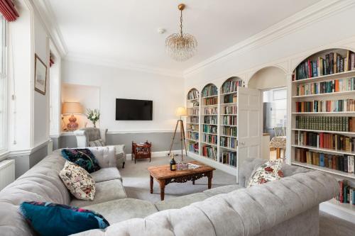 6 Bedroom City Centre Georgian Town House - Abbey & Baths-2 min walk, Bath (photo 2)