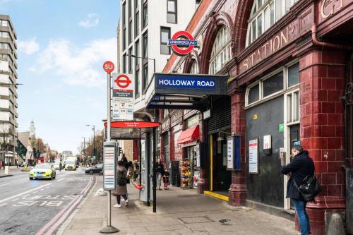 Luxury Islington Apartment with Balcony Islington - image 10