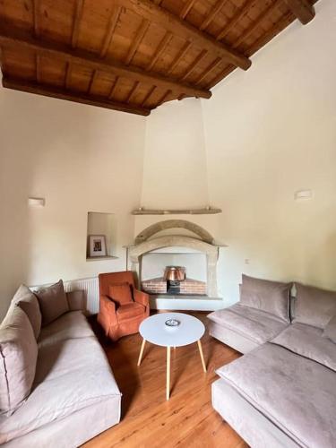 Cozy village house in Ano Asites