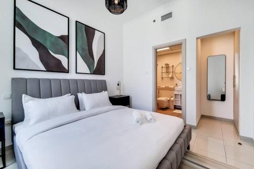 Fully furnished 1 bedroom in Botanica Tower Marina - main image