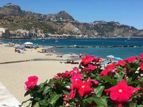  Casa vacanze I Gabbiani Giardini Naxos in Schisò