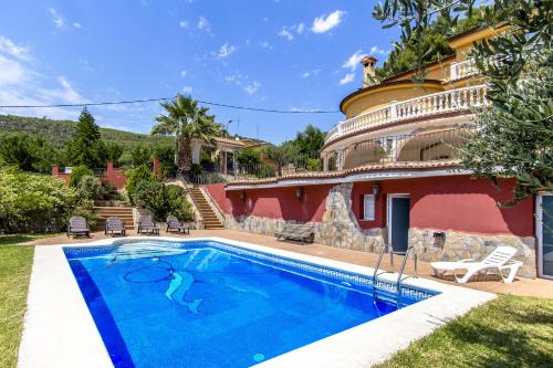 Catalunya Casas Spacious, Sublime Villa just 15km to Barcelona!