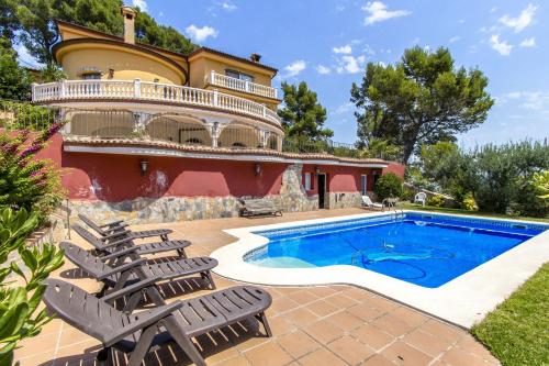 Catalunya Casas Spacious, Sublime Villa just 15km to Barcelona!