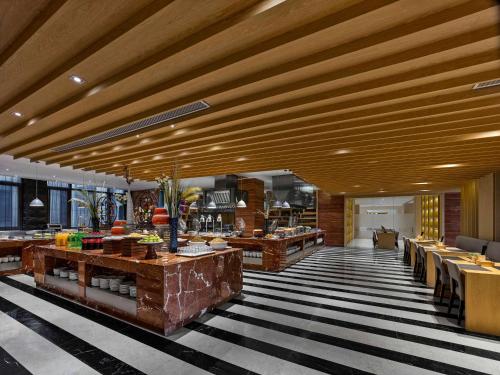Food and beverages, Garrya Xian Lintong near Eastern Royal Tombs of the Qin Dynasty of Xi'an
